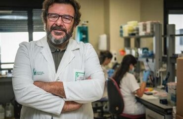 Adrián Llerena: el médico que quiere que cada paciente reciba “el fármaco correcto”