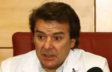 El catedrático extremeño Adrián Llerena, premiado por implantar la medicina personalizada en el SES El catedrático extremeño Adrián Llerena, premiado por implantar la medicina personalizada en el SES